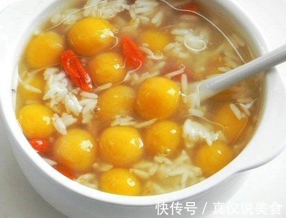 蛋黄南瓜新做法,简单易学,勺子一舀像蛋黄一样,一盆都不够吃!