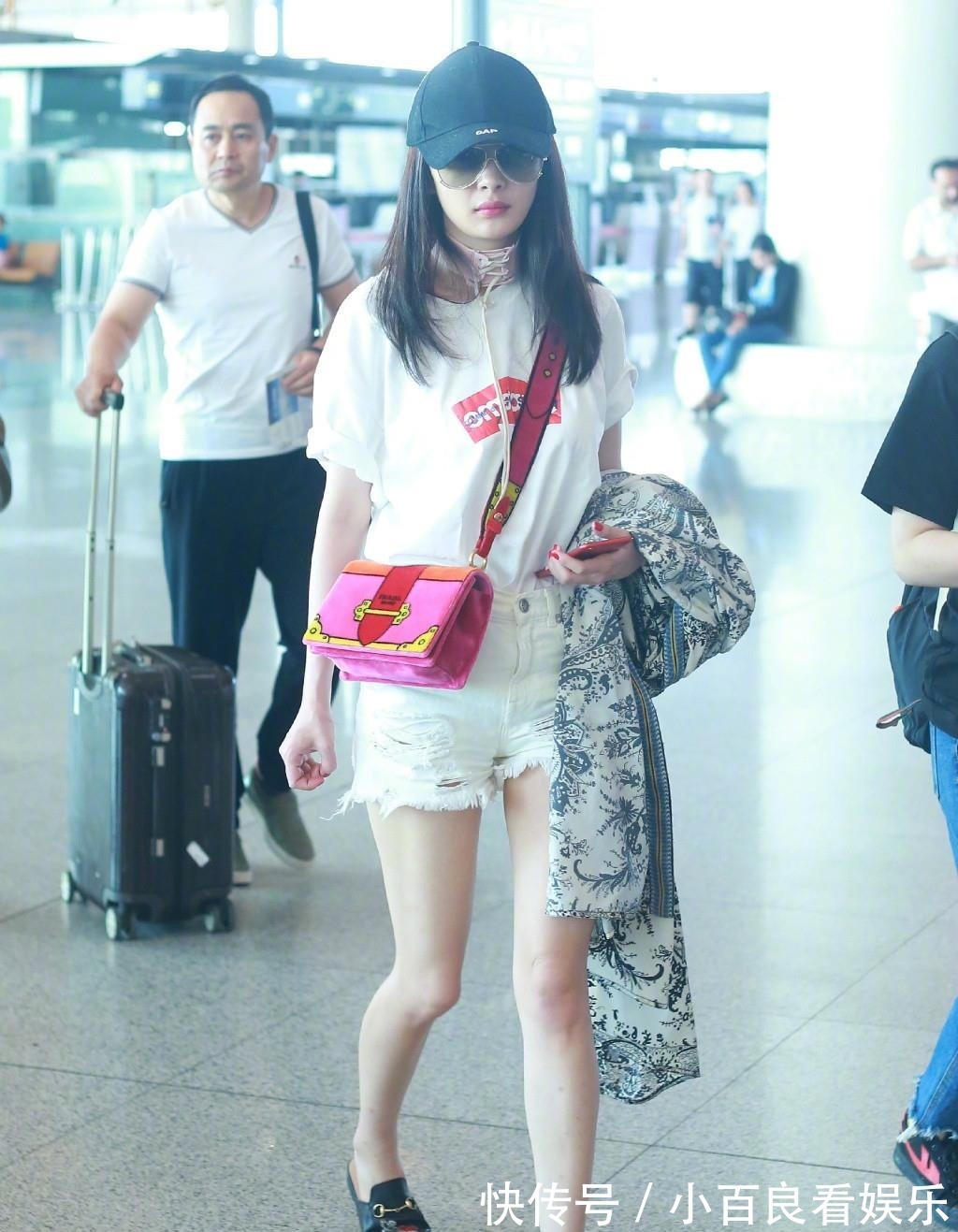 穆勒|曾经被你嫌弃的“穆勒鞋”，如今重新翻红，舒适不累脚，可别错过