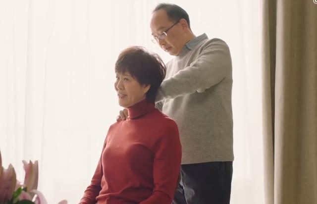 小家伙|郎平幸福出镜!魏秋月带儿子倾情助阵,小家伙喊姥姥温暖人心