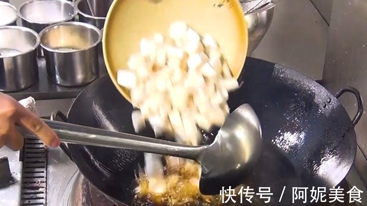 蒜子|大厨教你做酱烧杏鲍菇，味道鲜美，酱香浓郁，比红烧肉要好吃
