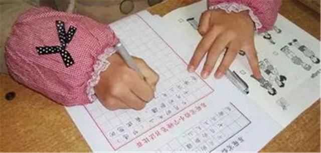 潜能$9岁男孩写字似印刷体,老师不忍打红叉,网友调侃:当代王羲之