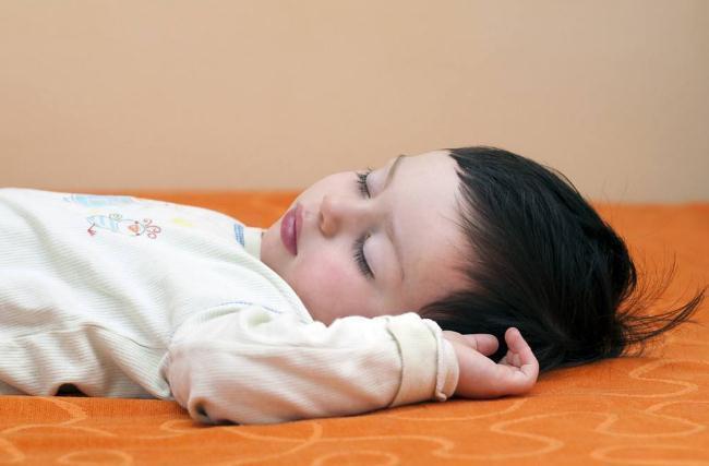 小宝宝|有种“热”叫孩子爱踢被子,其实不止热,娃有“苦衷”妈妈不知