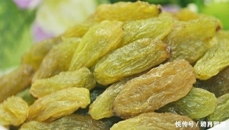 中年|葡萄干和此物泡,女性常喝,氣血足了,失眠好了,皮膚也越來越好