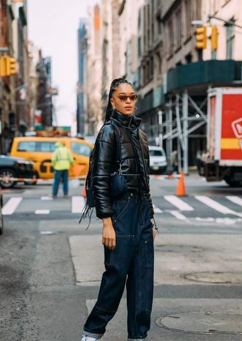 ?女人不管多大年纪，穿阔腿裤牢记这3个“搭配套路”，显瘦又减龄