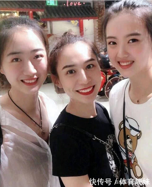 副攻|女排美女现身花海,颜值高技术好,国手级能力,现遗憾宣布退役!