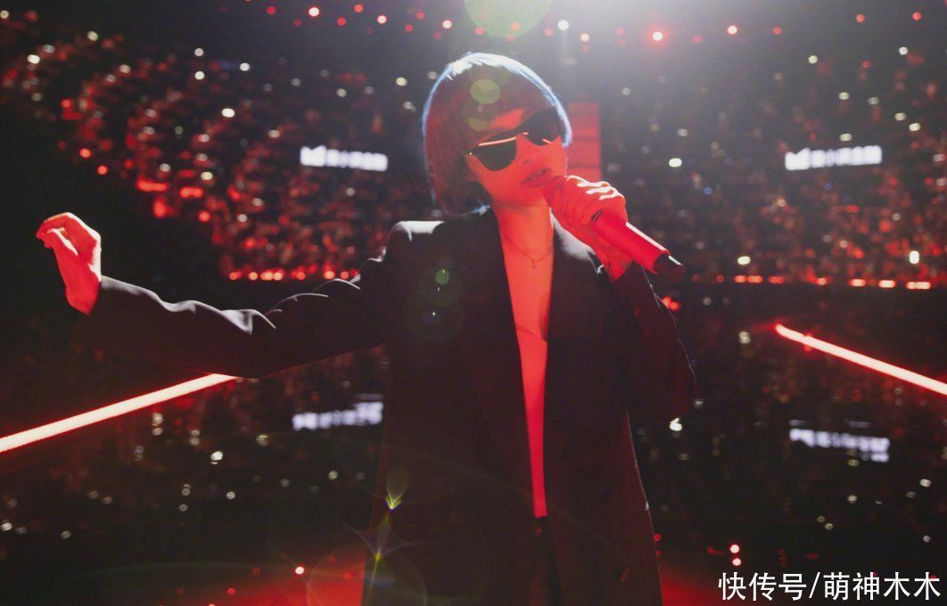 王一博|跨年流量大战!肖战压轴拉起基本盘,王一博热度巅峰,蔡徐坤太坑