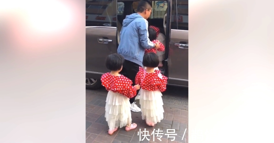 女儿|爸爸带四胞胎女儿出门,司机都看呆了, 网友:超载拒绝接单