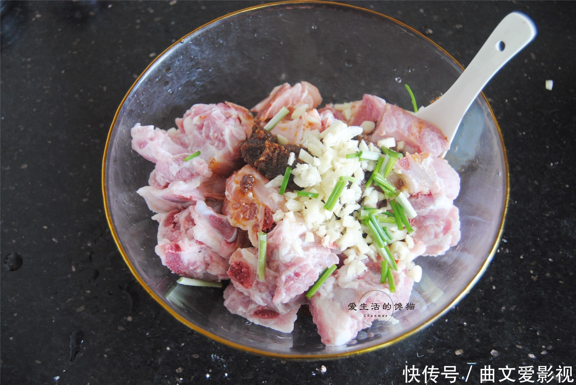  天热别|天热别炸排骨，教你懒人做法，18分钟出锅，不老不柴，鲜嫩又多汁