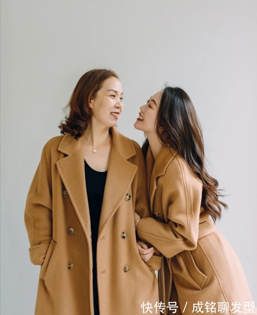 裤装|时髦又养眼,这位中年妈妈真会穿,从款式到搭配,既减龄又有品位