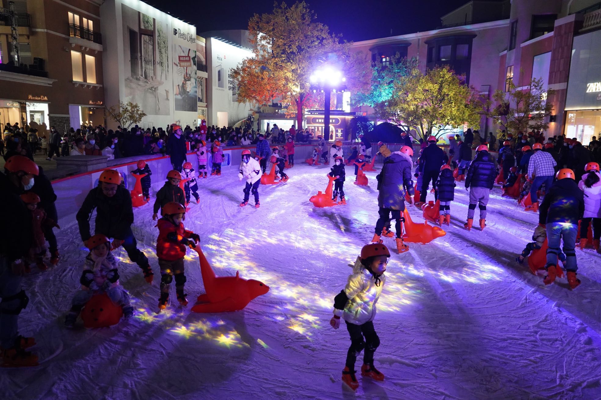 蓝色港湾！蓝色港湾第十四届灯光节吸引市民
