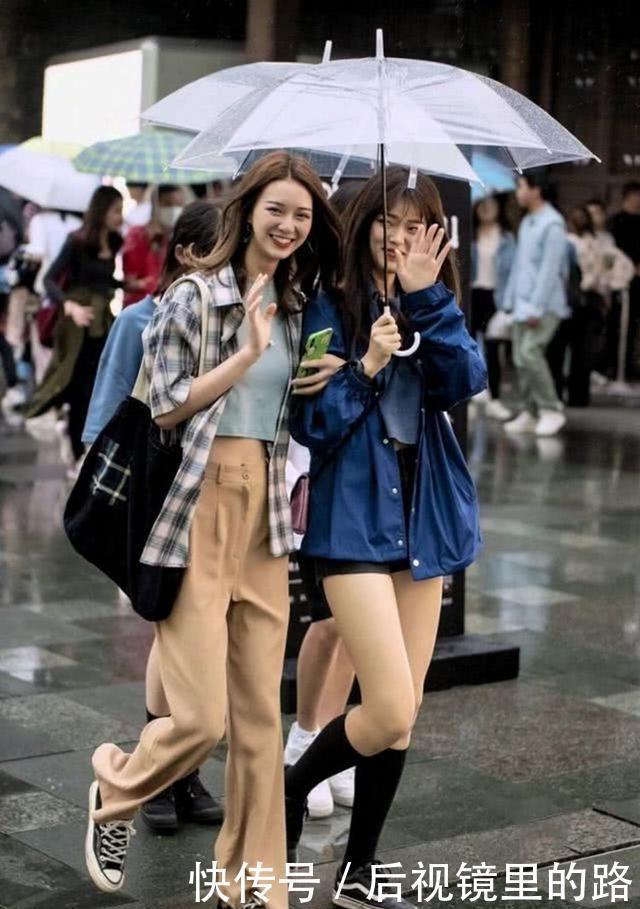睡衣|格子休闲衫搭配卡其色裤子，休闲风也很酷，丝织睡衣外穿