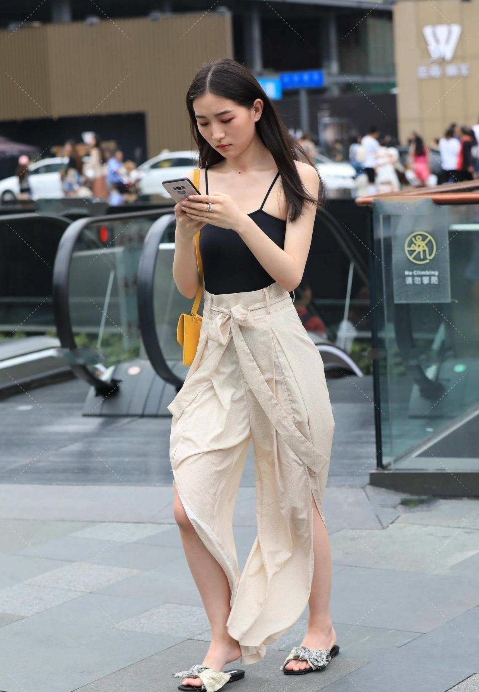 女孩|我现在才发现，微胖的女孩好有魅力啊，好想请她一起去吃海底捞