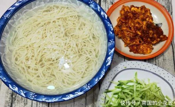 诀窍|煮面条最忌讳开水下锅,面馆师傅透漏“诀窍”,出锅爽滑又筋道