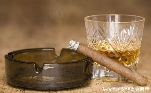 脑梗塞|脑梗不是突然“袭击”!患上脑梗的人,晚上常常有四个共同点