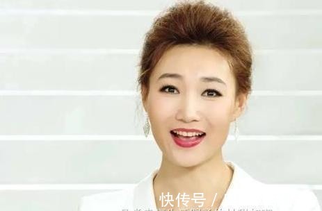 央視|央視“最神奇”主持人，經常口誤卻依舊討喜，網友調侃：工資扣光