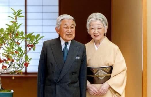 着意想不到|日本天皇世袭了一百多代人,为什么没人敢去抢皇位?其实抢来没啥用!