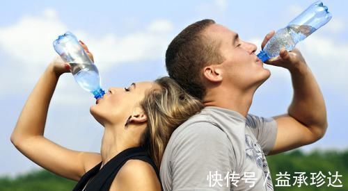 排便|便秘拉不出来太难受？试试多吃6种食物，或能润肠通便一身轻松