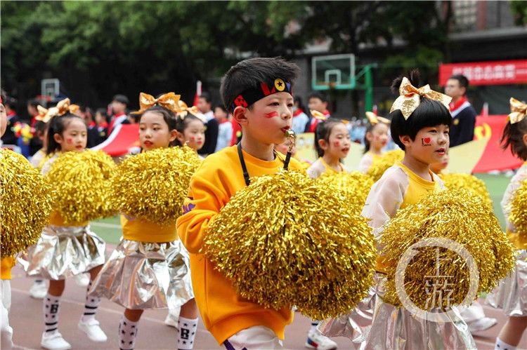 超燃！人民小学体育节开幕，“百变造型”诠释“德智体美劳”