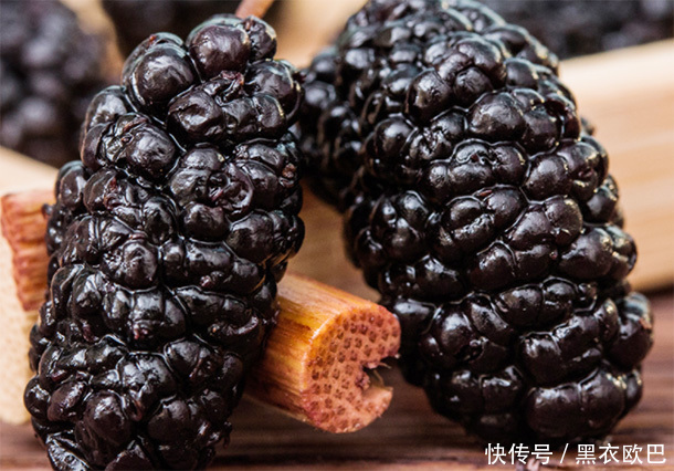 50岁后就“满头白发”多吃天然“染发剂”,头发