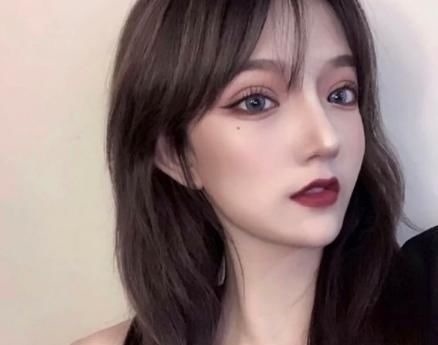 眼线|让眼睛“变小”的3个习惯,90%的初中生戒不掉,当心变一线天