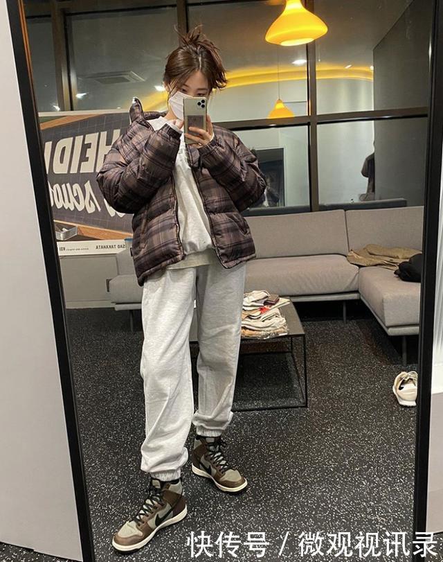 该穿羽绒服了！小个子冬天穿这4款最好看！最显高！最保暖