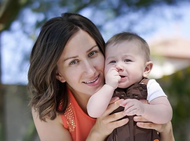 中产家庭|中产家庭不敢生,一般家庭可劲生,生育“两极分化”是咋造成的