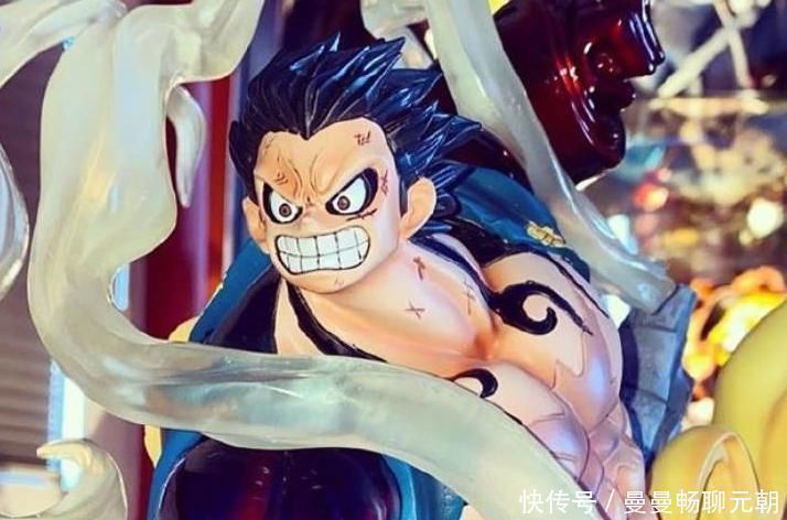 青筋|明哥被打手办,脸上伤疤一清二楚,海迷的关注点却是眼镜