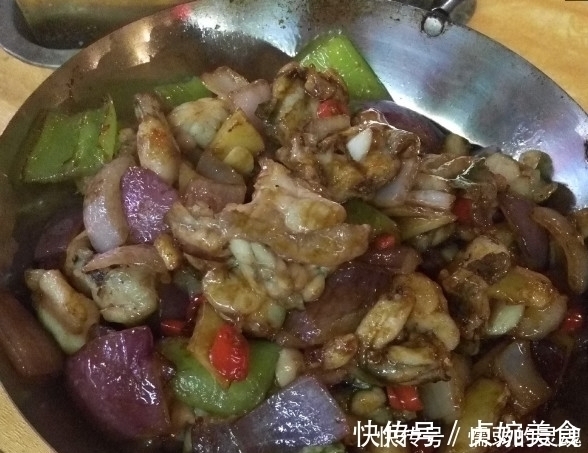 家里来客人，老婆只用了几十块就桌子菜炒，真的是美味十足