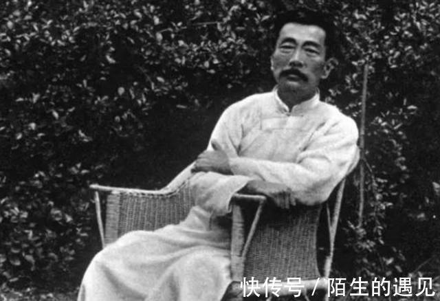 许广平@郭沫若用4字骂鲁迅,鲁迅加1字回击,世人笑称:这便是郭沫若