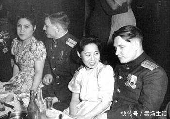 二战|二战美军对待日本战俘,无论男女都要扒个精光,个个生不如死!