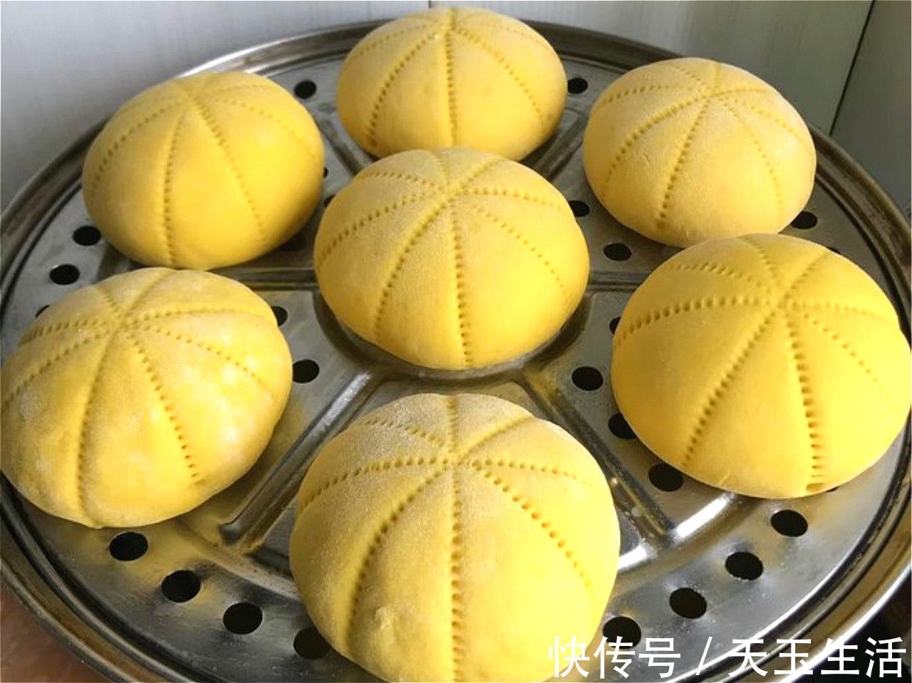 咸蛋黄|南瓜饼最好吃的六种做法，做法简单，出锅后全家抢着吃，香