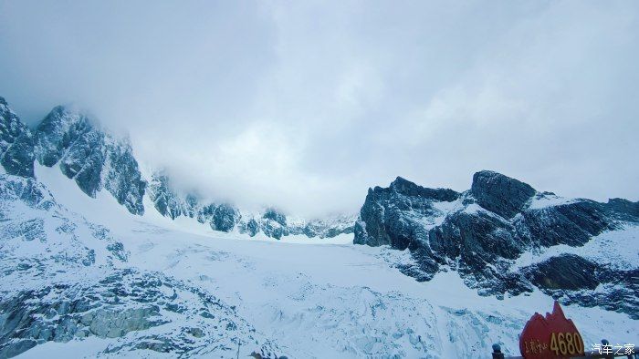 玉龙雪山|人生不一定能去珠峰，但有机会一定要去一趟玉龙雪山。