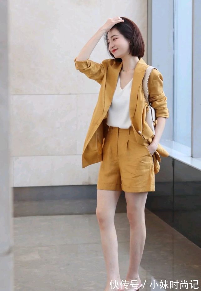 卡其色|上班的女孩该怎么打扮呢？简约穿搭就很有气场，干练又有女人味