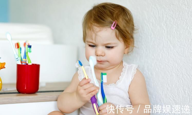 恒牙|牙科医生提醒,孩子正在换牙的父母们,你们一直都做错了什么?
