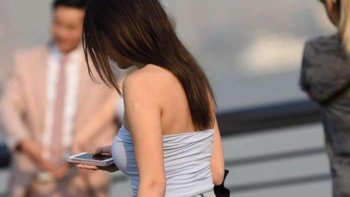 身材 气质迷人的美丽姐姐, 身材微胖圆润, 紧身搭配很有韵味!