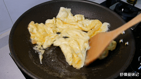 丝瓜炒蛋|立秋后，这菜要多吃，补水又美白，价格还便宜，每次做都能吃光