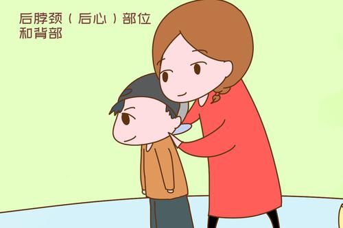 霜降后，宝宝添衣多注意，坚持“两暖一凉”原则，感冒才不会上门