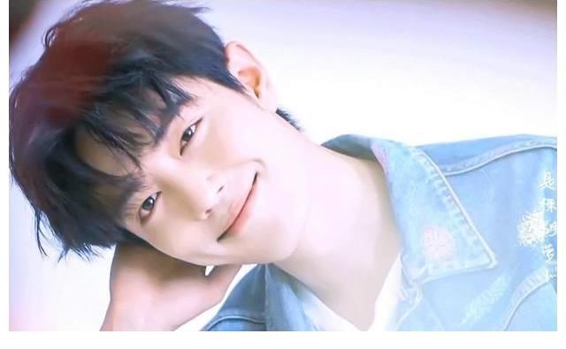 路人|肖战粉丝被路人称赞，环保“红海”万众瞩目，假粉却出来搞事情