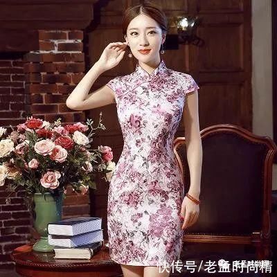 传统连衣裙已经过时了，这样的改良旗袍连衣裙是最流行的