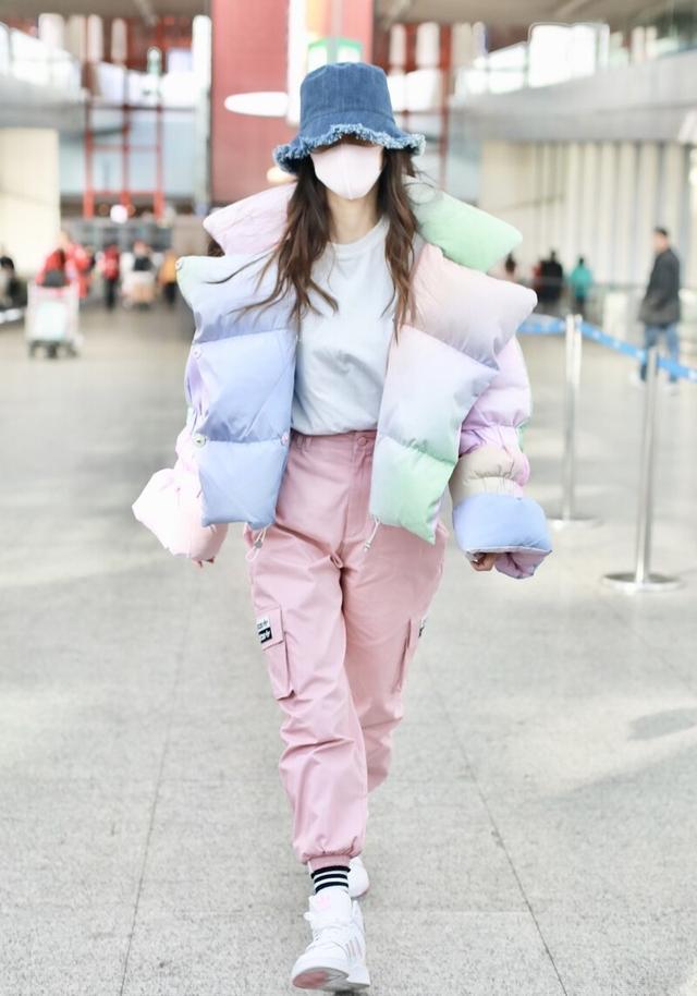  冬日|今年冬天流行“机能裤”，藏肉又显瘦，打造又美又酷的冬日look