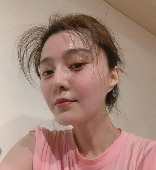 护肤|皮肤好的女生,通常都会有下面这些习惯,怪不得看起来很年轻惹眼