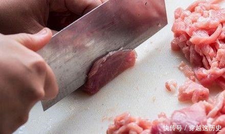 炒猪肉时，什么时候放盐味道会更好很多人都弄错了，难怪肉很柴！