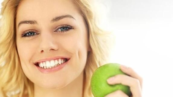 早起空腹吃“苹果”,坚持一段时间,4种变化会不请自来!