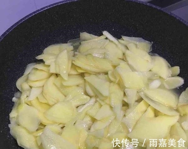 聪明女人|聪明女人把它当零食吃，皱纹少了，美容养颜，还有助睡眠！