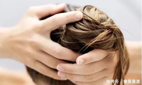 苦恼|洗头发时,先用洗发水还是护发素很多人做错,难怪头发越掉越多