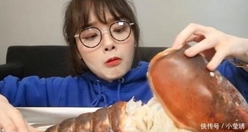 龙虾|网红吃播,假到什么程度辣酱是果汁,龙虾是塑料,连人都是假的