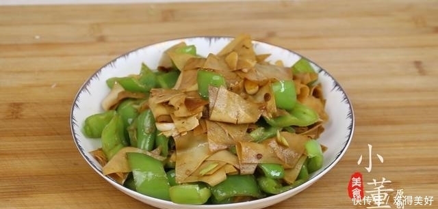 2张豆皮,3个青椒,做出来的青椒豆皮,好吃又美味