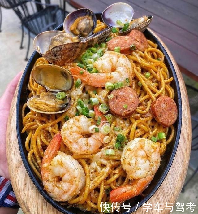 你饿不饿，饿了就去吃面啊