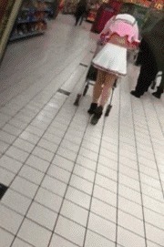 |搞笑GIF:老公你要相信我 我膝盖上面的伤就是这么来的