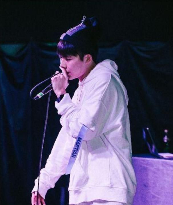 昔日好友彻底翻脸，活死人新歌DISS福克斯，说唱圈也难逃利益二字